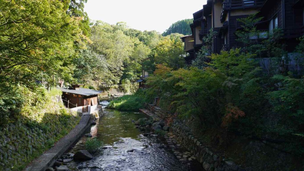 ธรรมชาติเงียบสงบที่เมือง kurokawaonsen